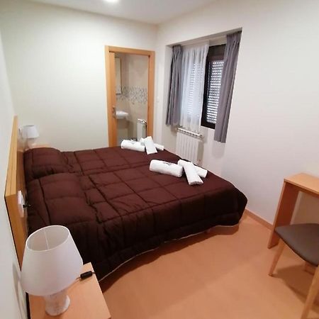 Hotel hospedaxe Casa Avelina Palas de Rei Habitación foto